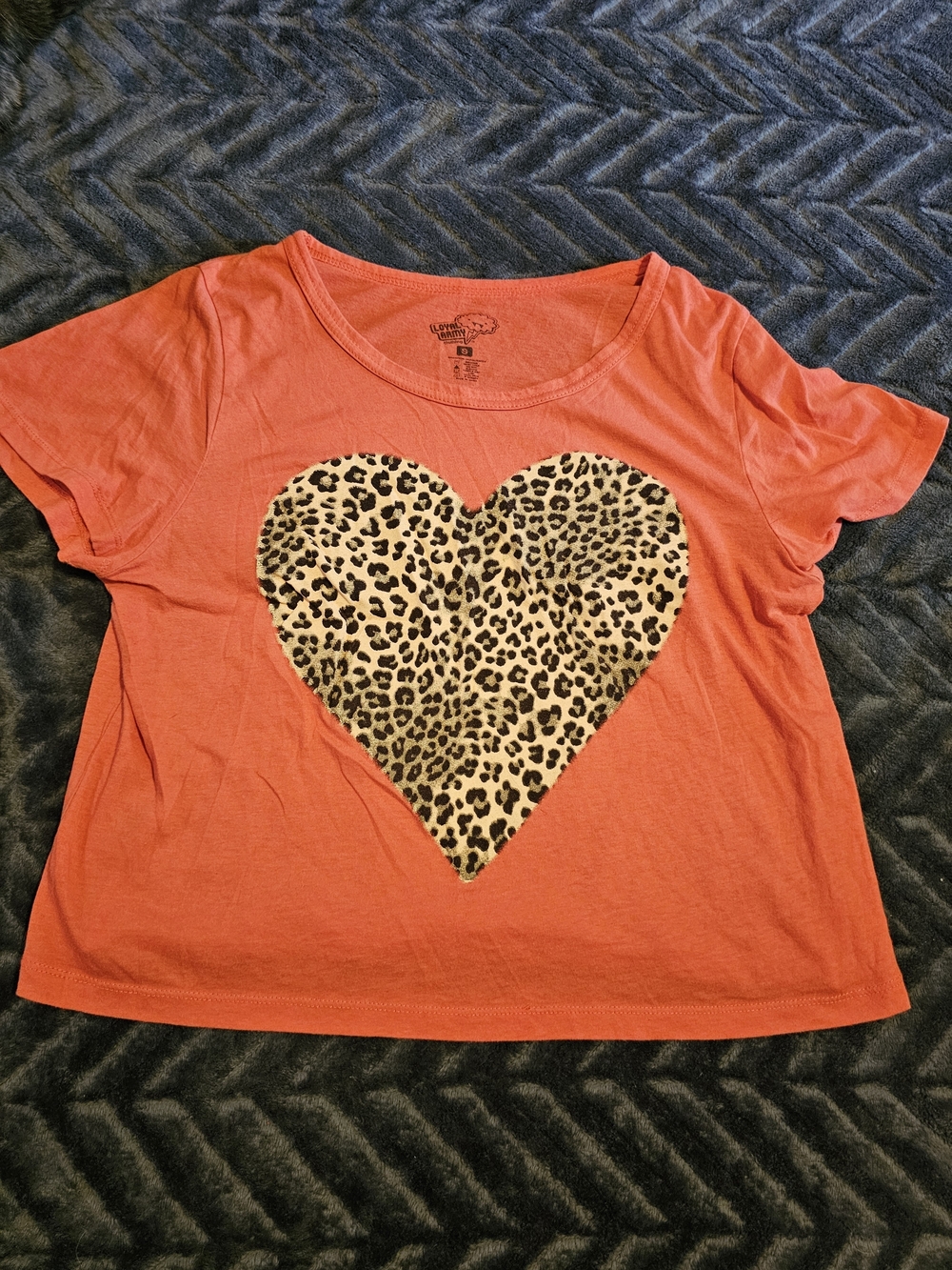 🧡🐆 Loyal Army Leopard Heart Tee – Women’s Small 🐆🧡